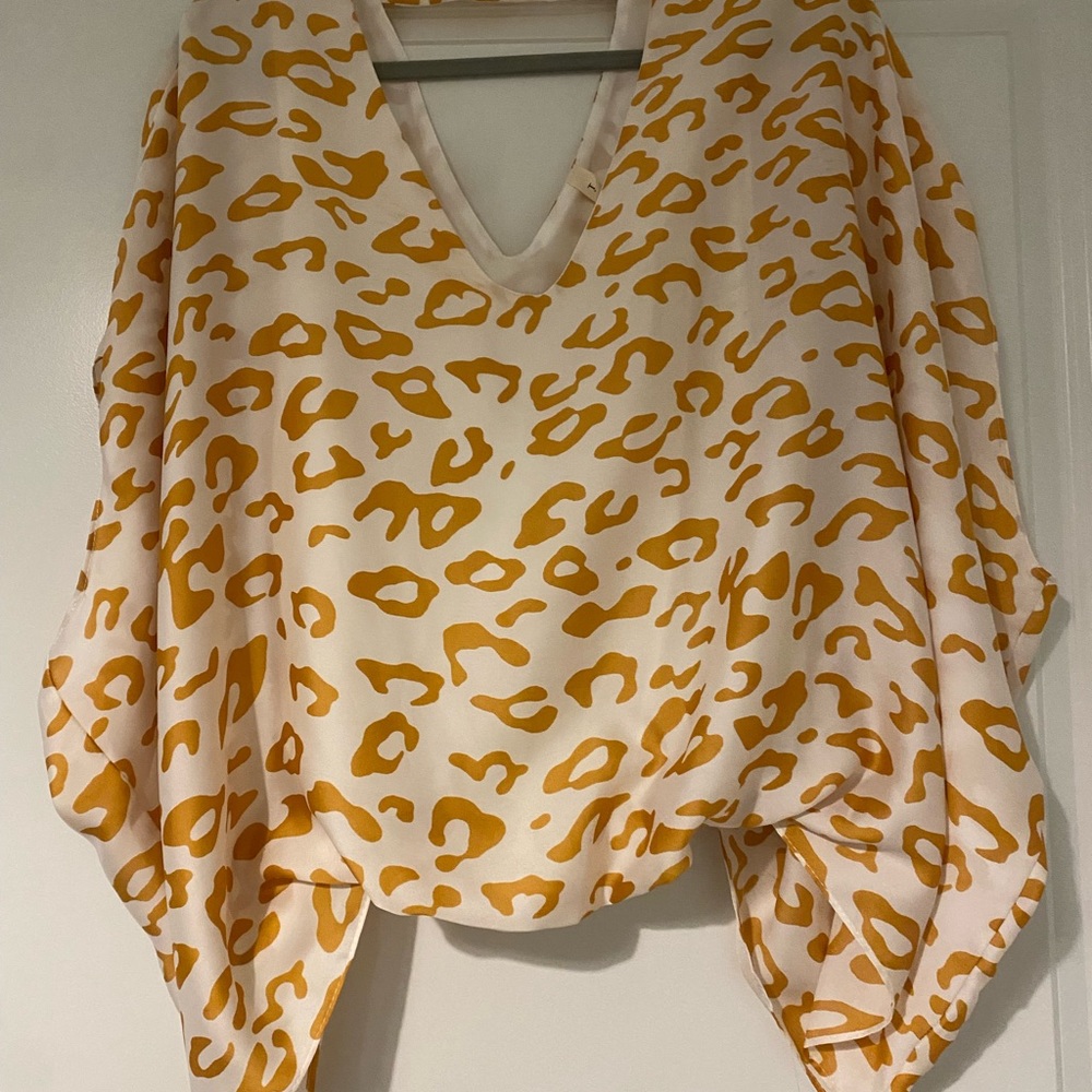 Tyche Cute Top Gold and White - Size Small